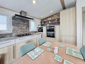 Photo 19- click for photo gallery